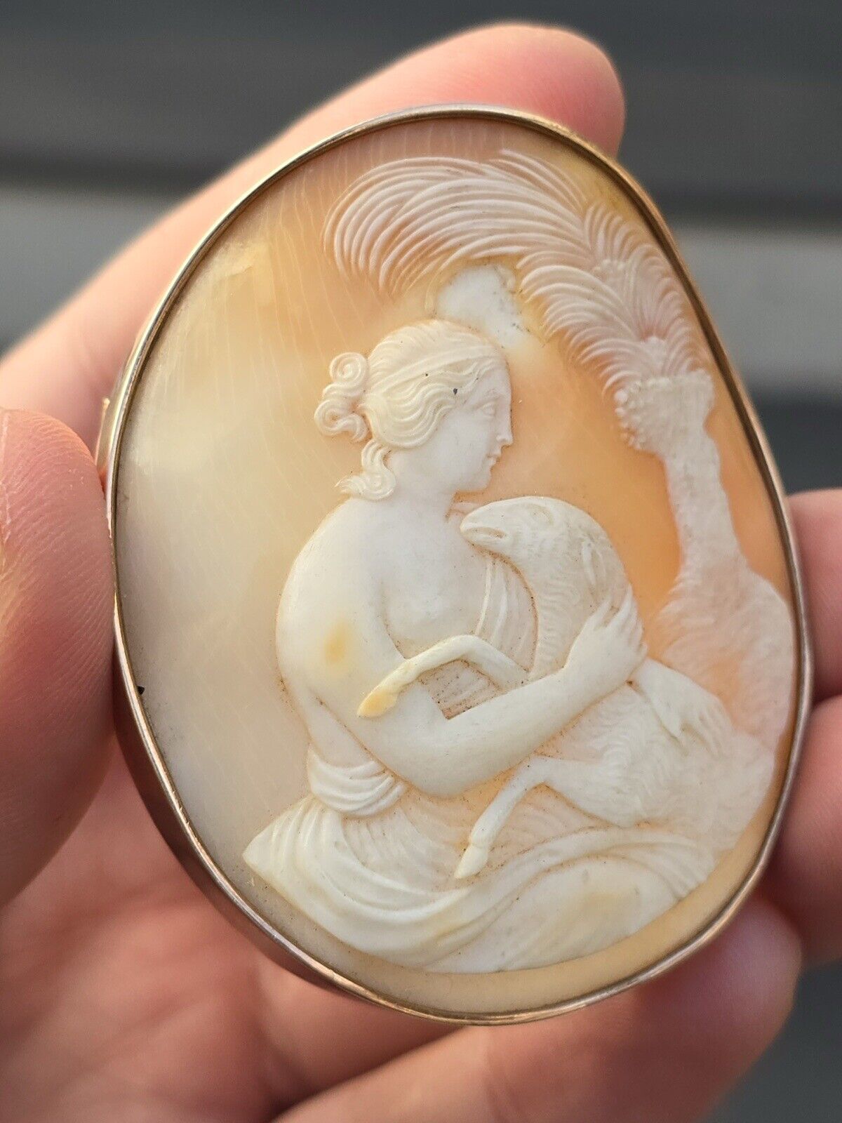 Exceptional Quality 14K Yellow Gold Cameo Brooch With Superb Carving