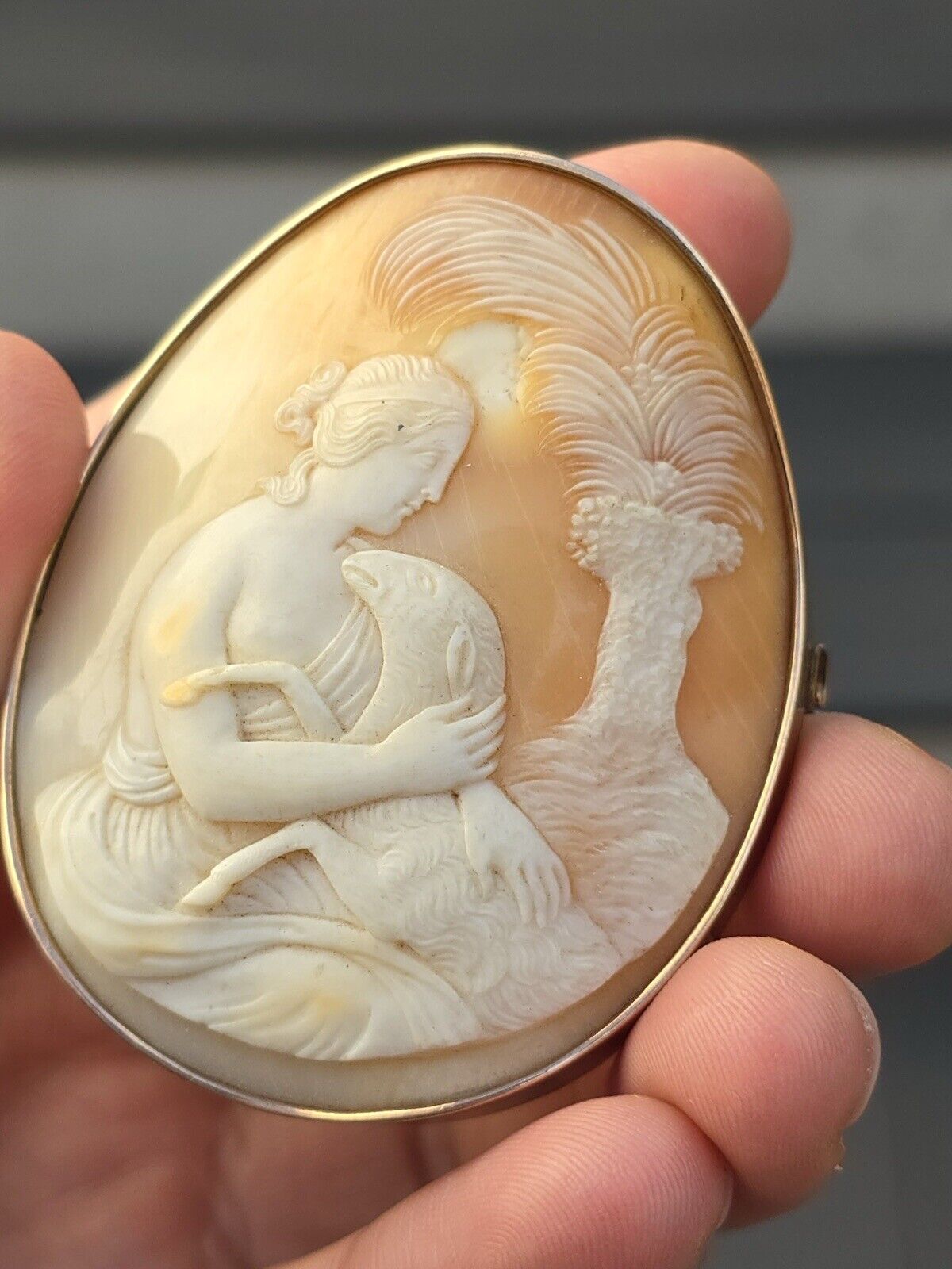 Exceptional Quality 14K Yellow Gold Cameo Brooch With Superb Carving