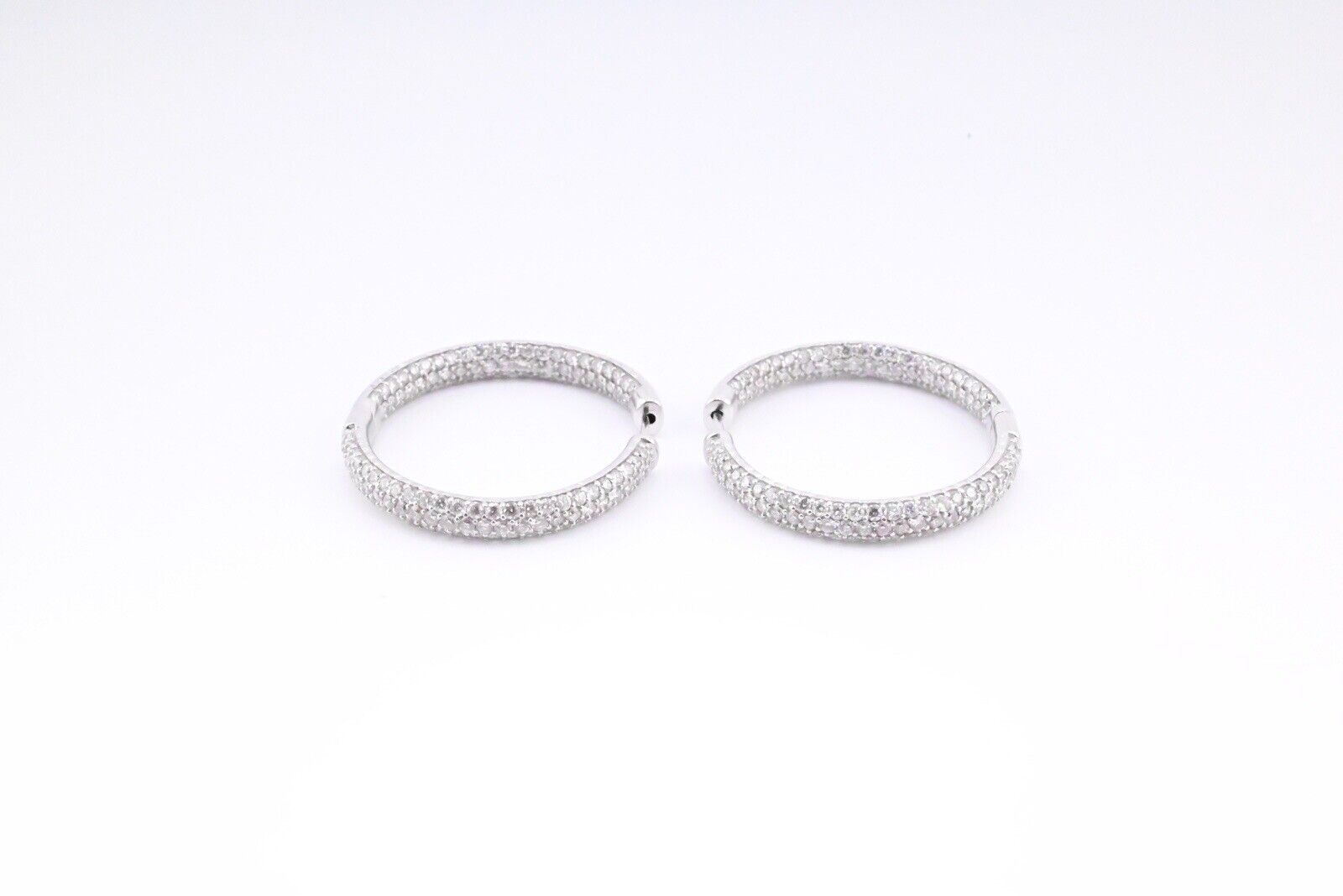 Exceptional Pair Of 14K White Gold Earrings With 5.50 Carats Of Diamonds 