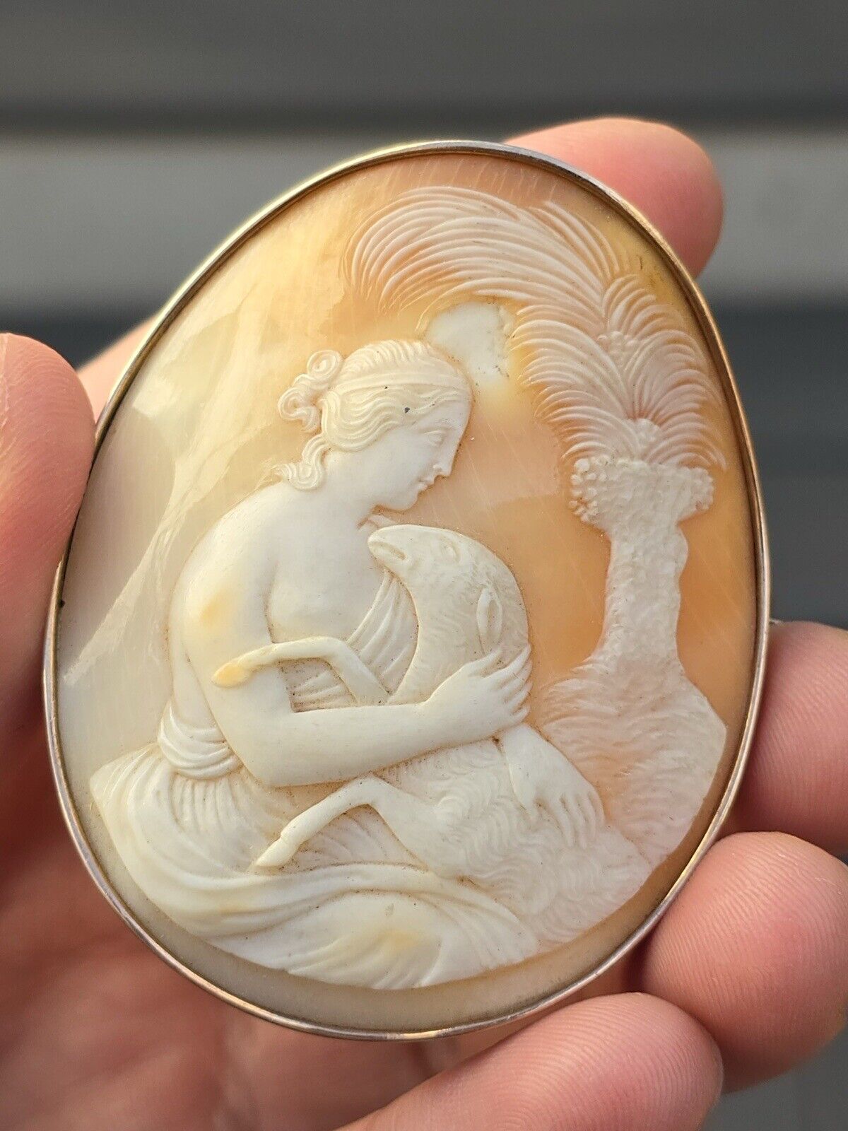 Exceptional Quality 14K Yellow Gold Cameo Brooch With Superb Carving