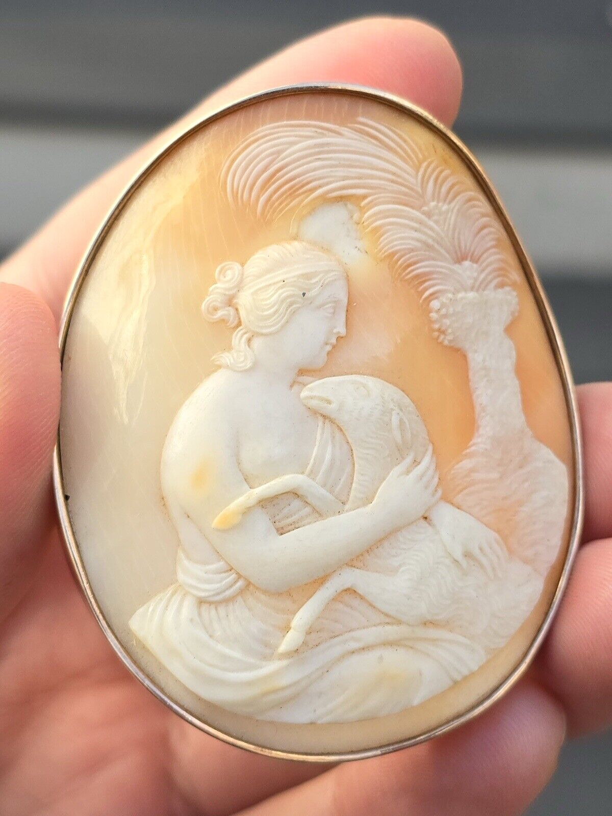 Exceptional Quality 14K Yellow Gold Cameo Brooch With Superb Carving