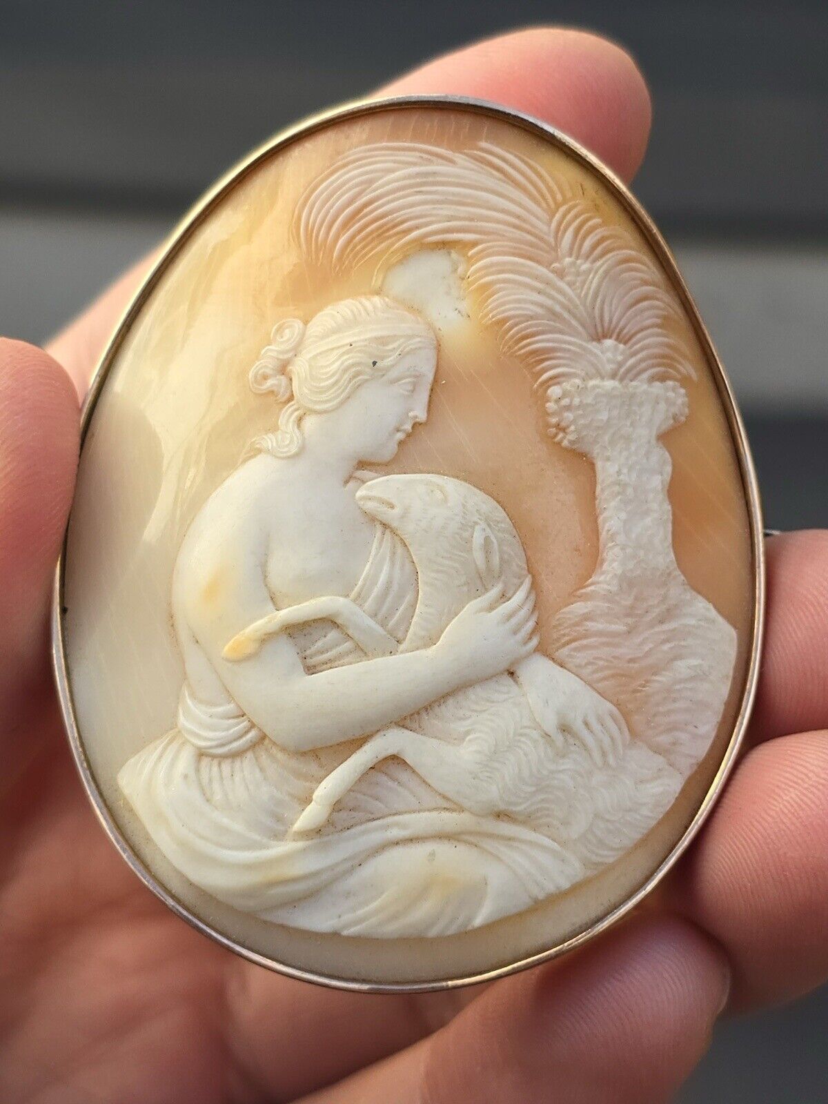 Exceptional Quality 14K Yellow Gold Cameo Brooch With Superb Carving