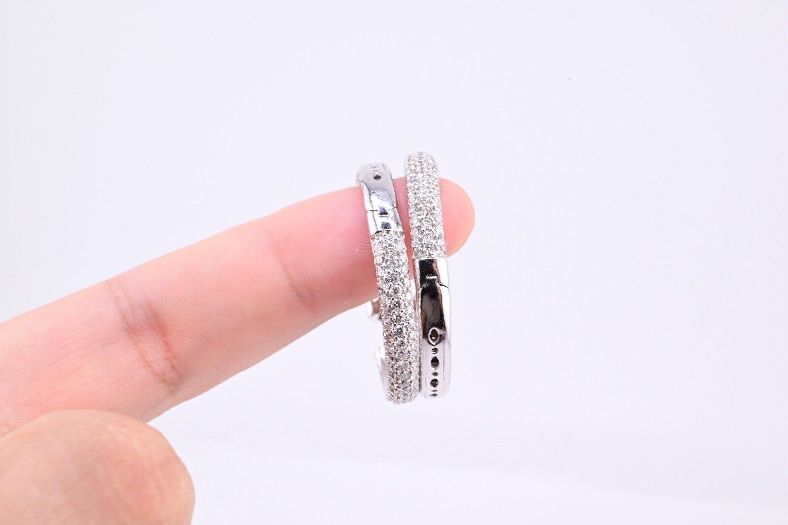 Exceptional Pair Of 14K White Gold Earrings With 5.50 Carats Of Diamonds 