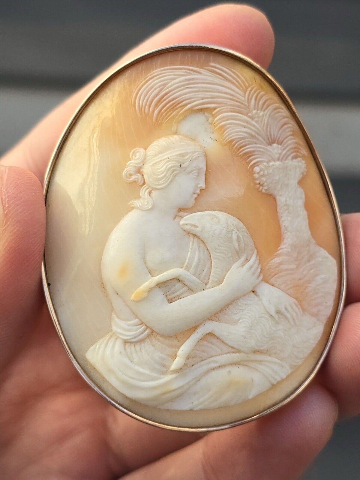 Exceptional Quality 14K Yellow Gold Cameo Brooch With Superb Carving