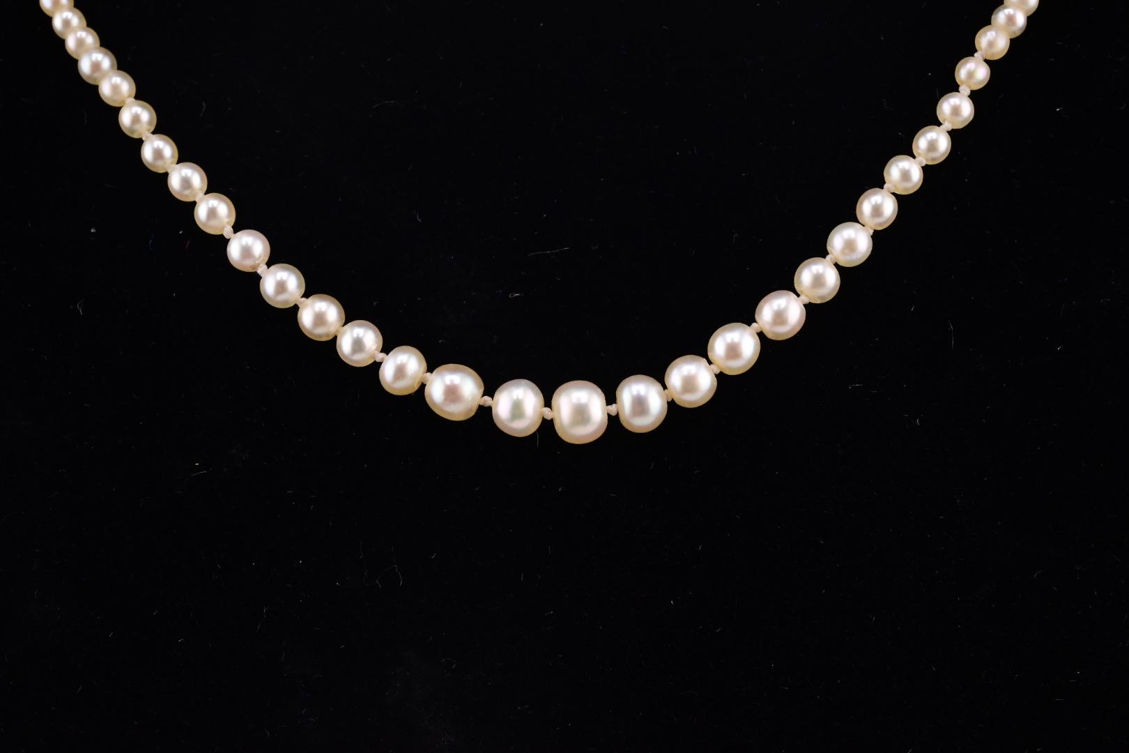 Super Art Deco Period Pearl Necklace With Diamond & Emerald Clasp