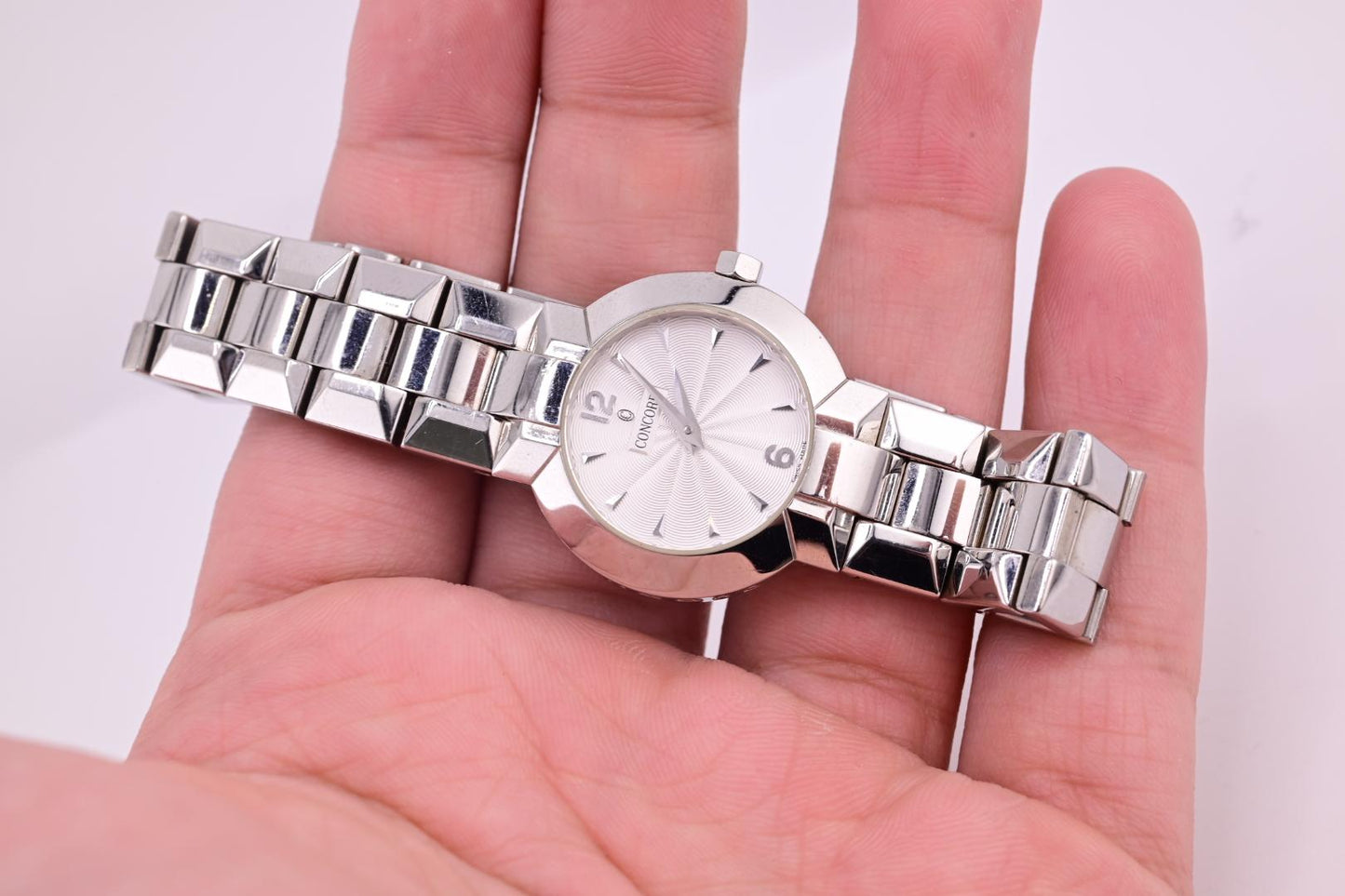 Gorgeous Like New Concord Saratoga Diamond Stainless Steel Ladies Quartz Watch