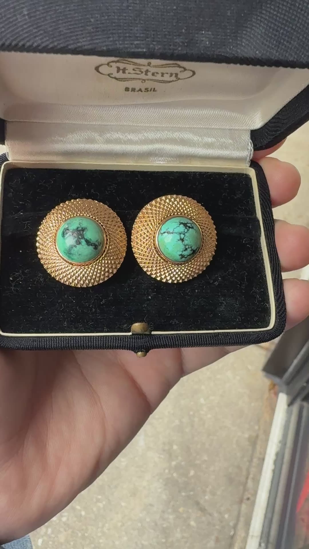 Beautiful Pair of H Stern Turquoise Earrings 18K